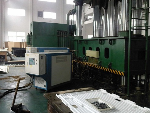 復(fù)合材料模溫機(jī)，玻璃鋼成型模具溫度控制機(jī)，炭纖維成型模溫機(jī)